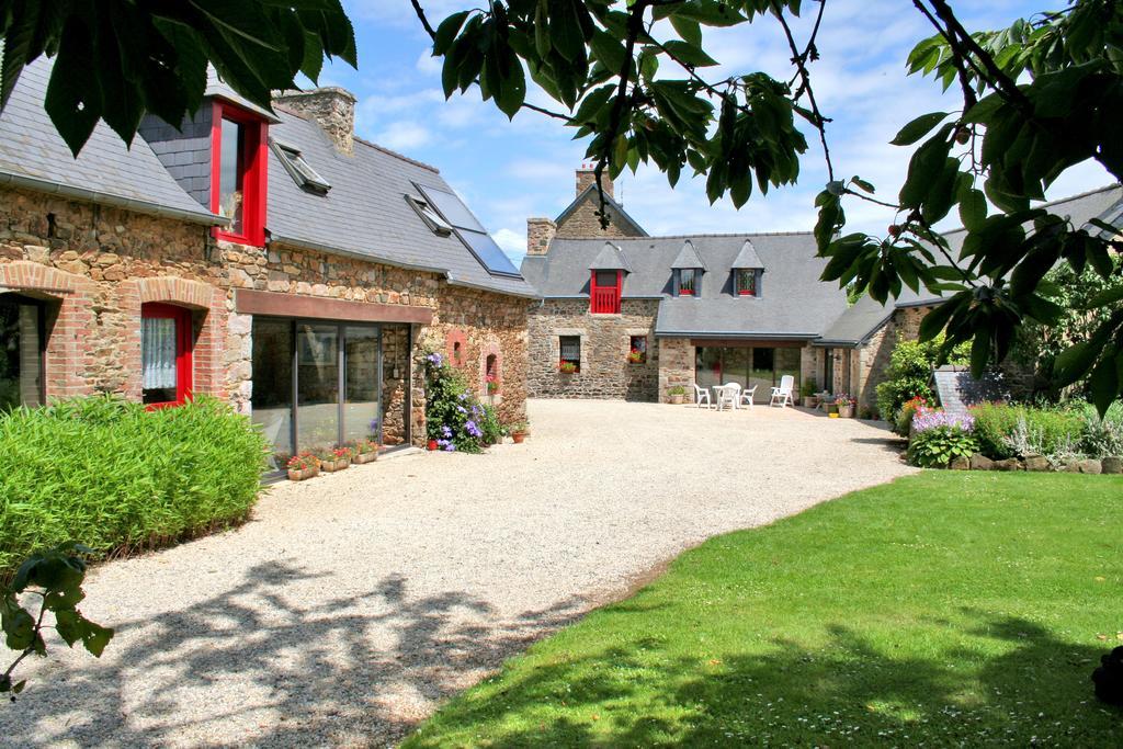 Bed and Breakfast La Fermette du Rohiou à Le Faouet  Extérieur photo